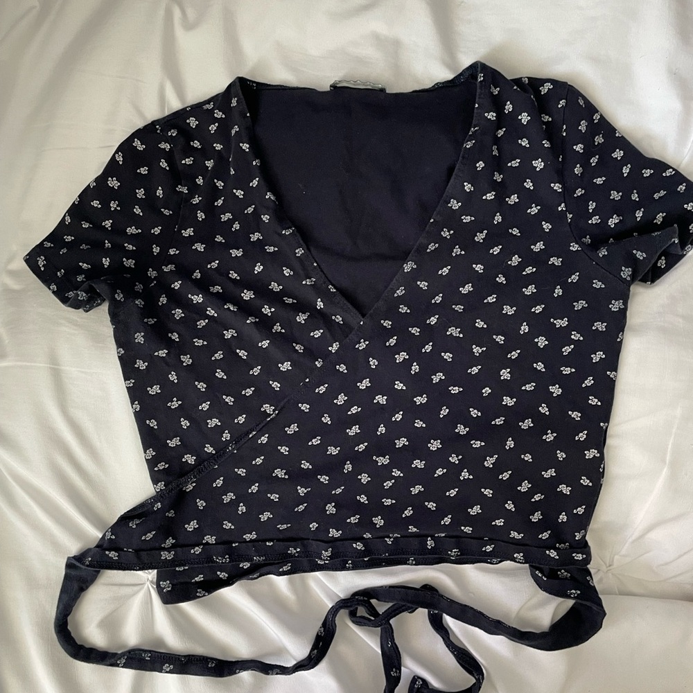 brandy melville wrap crop top